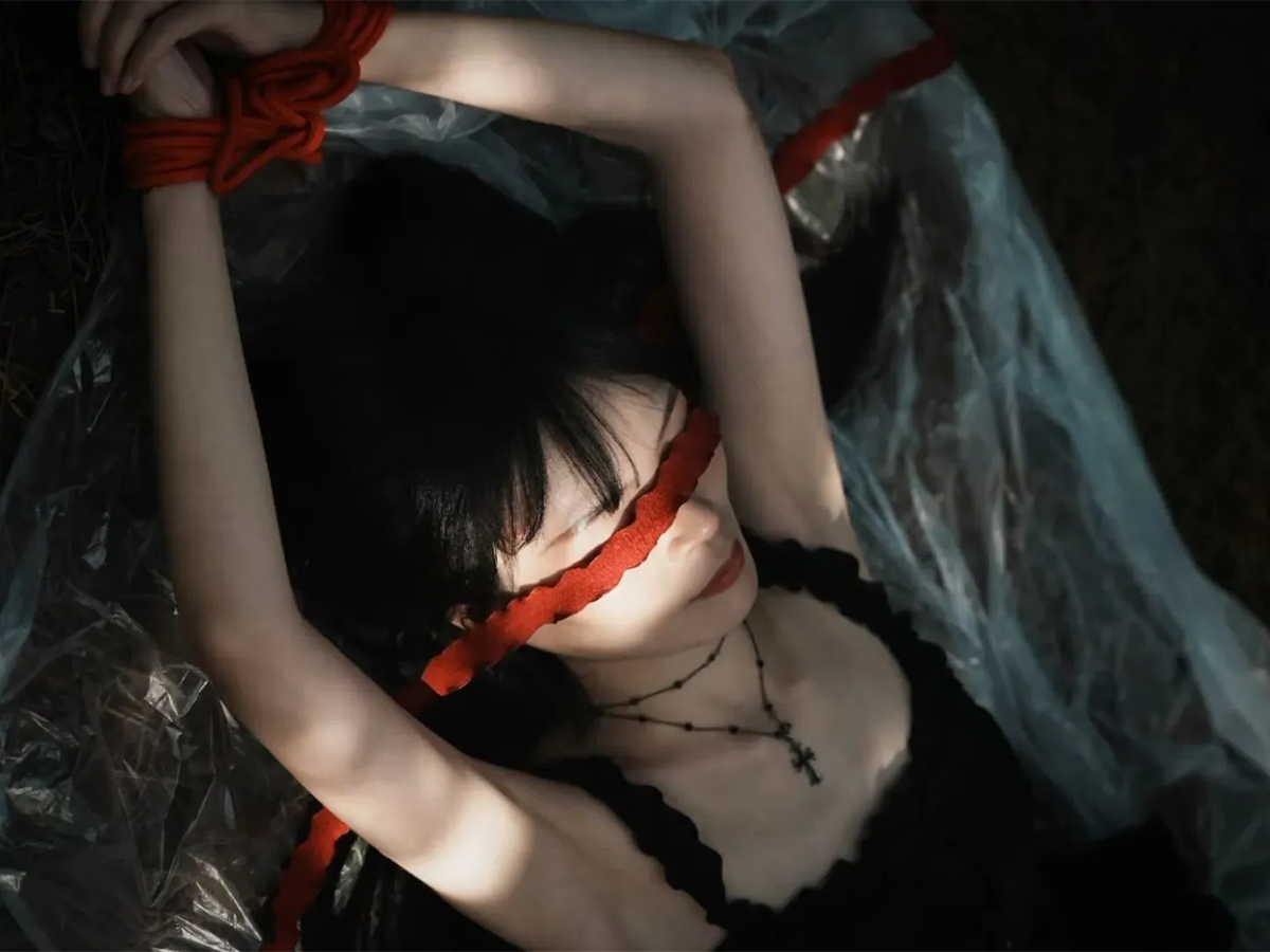 How to safely get started with bondage