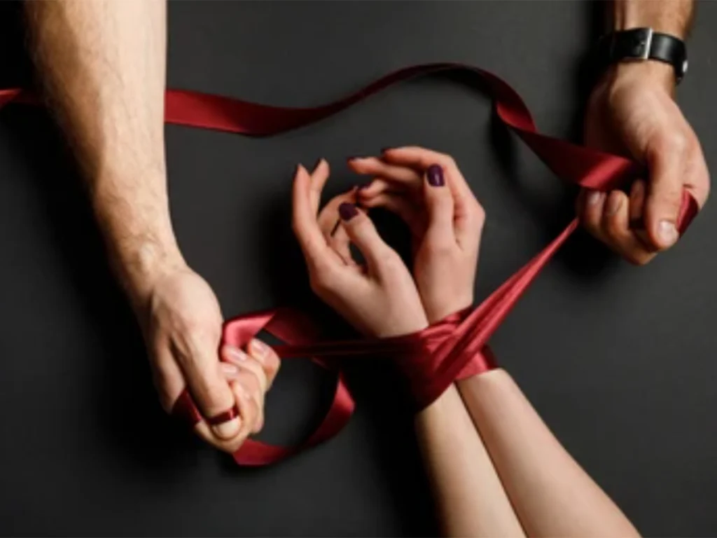 BDSM training is an exploration that allows your relationship to deepen through this process Guide BDSM pour débutants : 4 techniques d’entraînement pratiques + associations d’accessoires sécuritaires