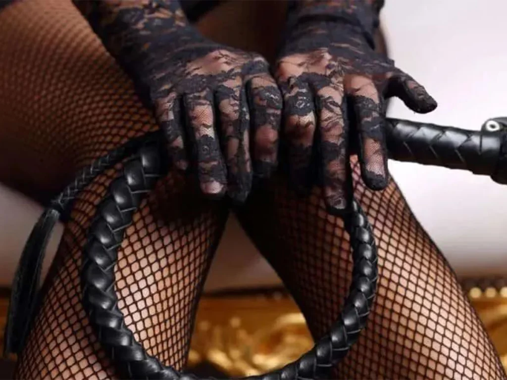 How to dominate in BDSM Becoming a Dominant or a Submissive: A Psychological and Practical Guide